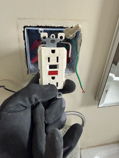 Replacing a bathroom GFCI outlet – Zion Electric Inc., San Leandro electrician