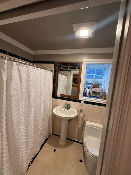 Bathroom with a new fan/light and vanity light (after) – Zion Electric Inc., San Leandro electrician