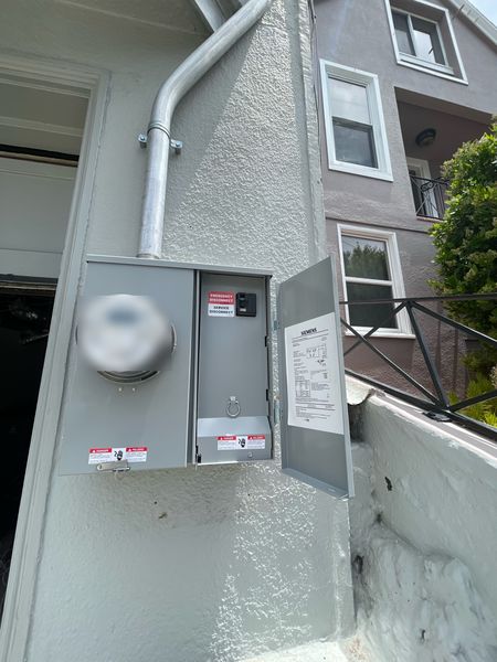Siemens meter and main service disconnect on an exterior wall β Zion Electric Inc., San Leandro electrician