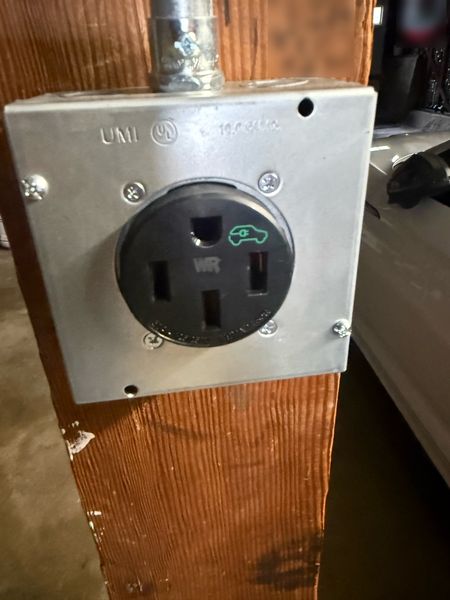 NEMA 14-50 EV outlet mounted on a wood post – Zion Electric Inc., San Leandro electrician